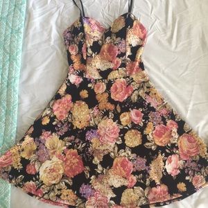Flowery short dress